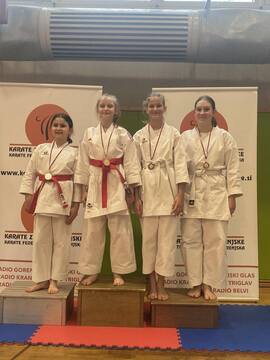 Tretje mesto Tinkare Trbižan in Ele Dolenc